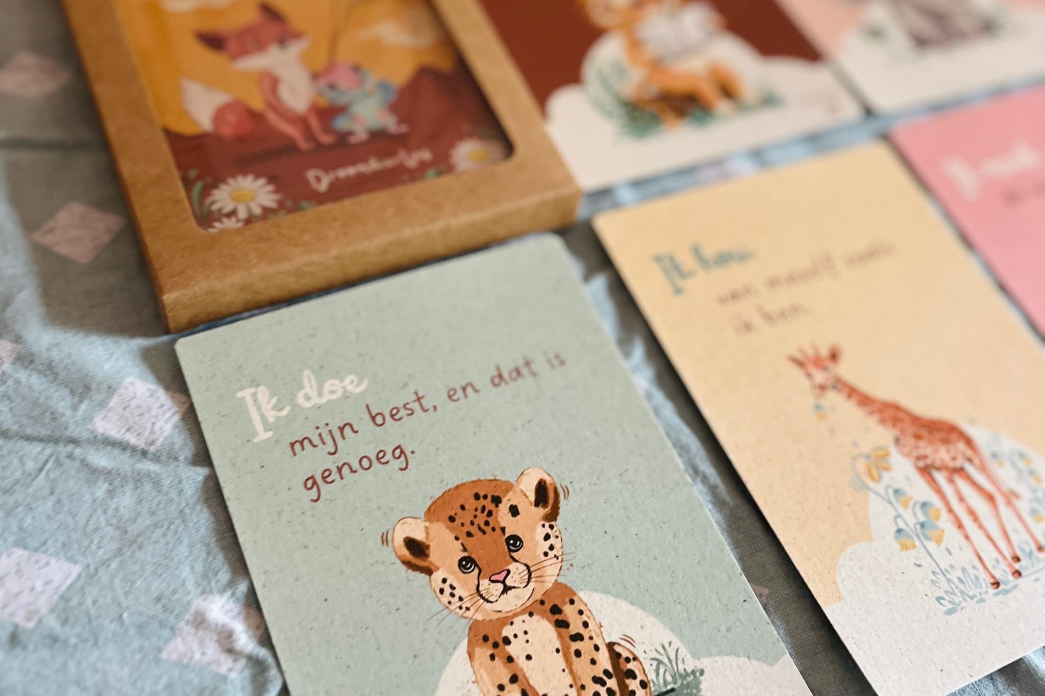 Gewassen linnen lagen in seizoenskleuren